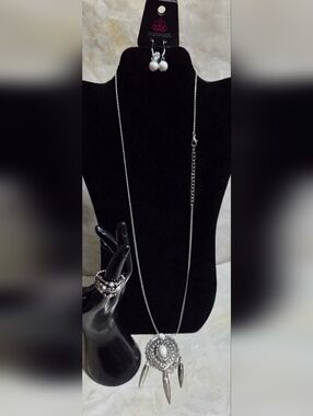paparazzi Silver White Boho Dreamcatcher Pendant Necklace with Earrings